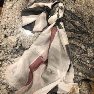 Burberry sheer mega check-scarf NWT